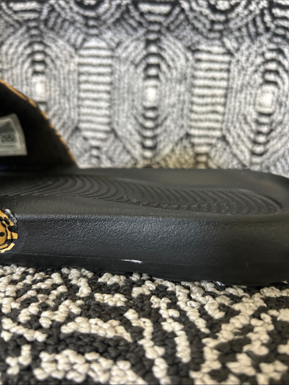 Nike Leopard-Print Slides - Picture 9 of 9